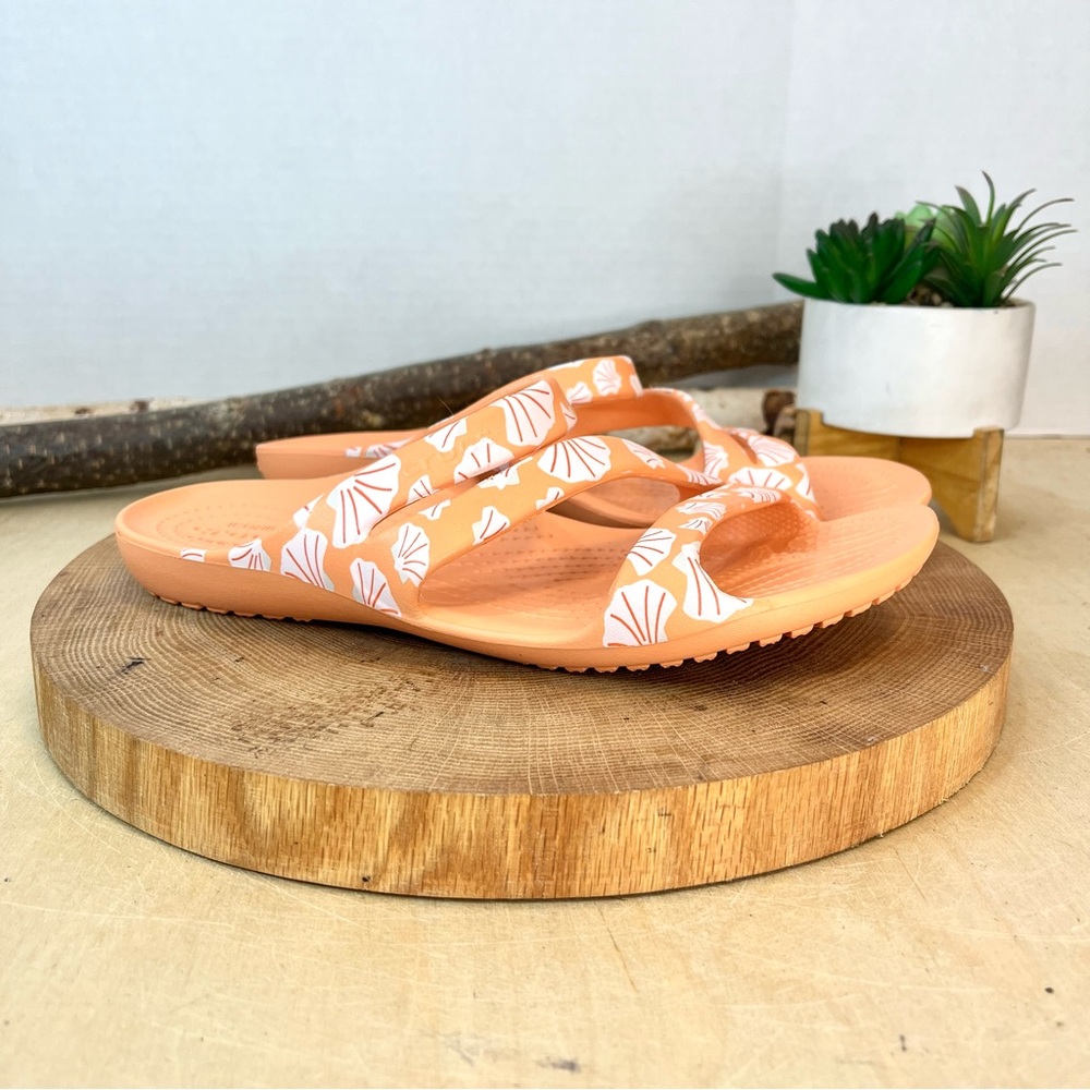 Crocs Kadee II Sandals | Orange with White Seashell Print | Size 8 - Picture 3 of 14